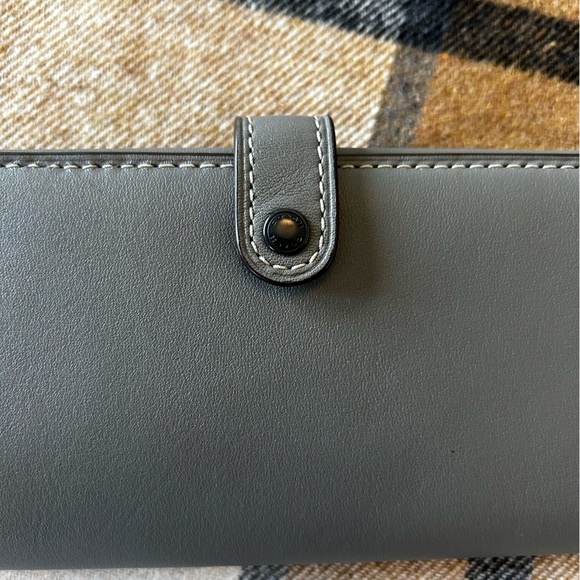 Coach Leather Wallet - Picture 9 of 9